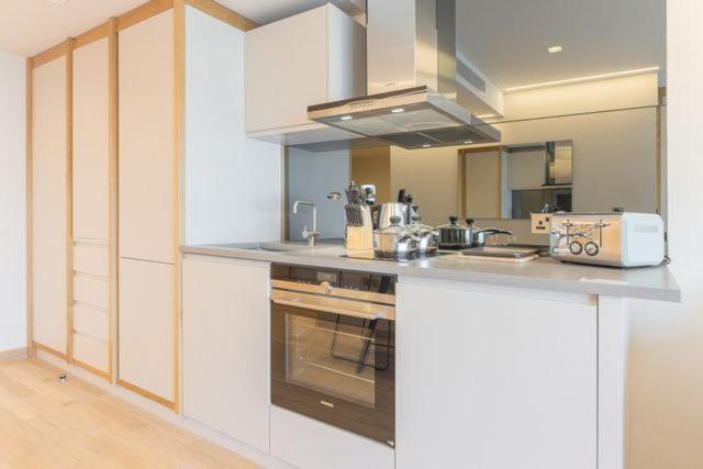 Manhattan Loft Gardens, Stratford Apartman London Kültér fotó